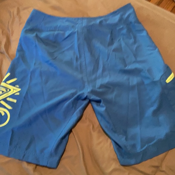 Columbia Omni-Shield Tie Waist Board Shorts - Picture 4 of 9